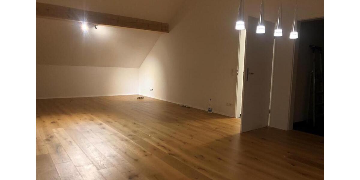 Dachgeschoßwohnung Hennef (Sieg) - 3 Zimmer, 110 m&sup2;, 950&euro; | Angebot:25976726