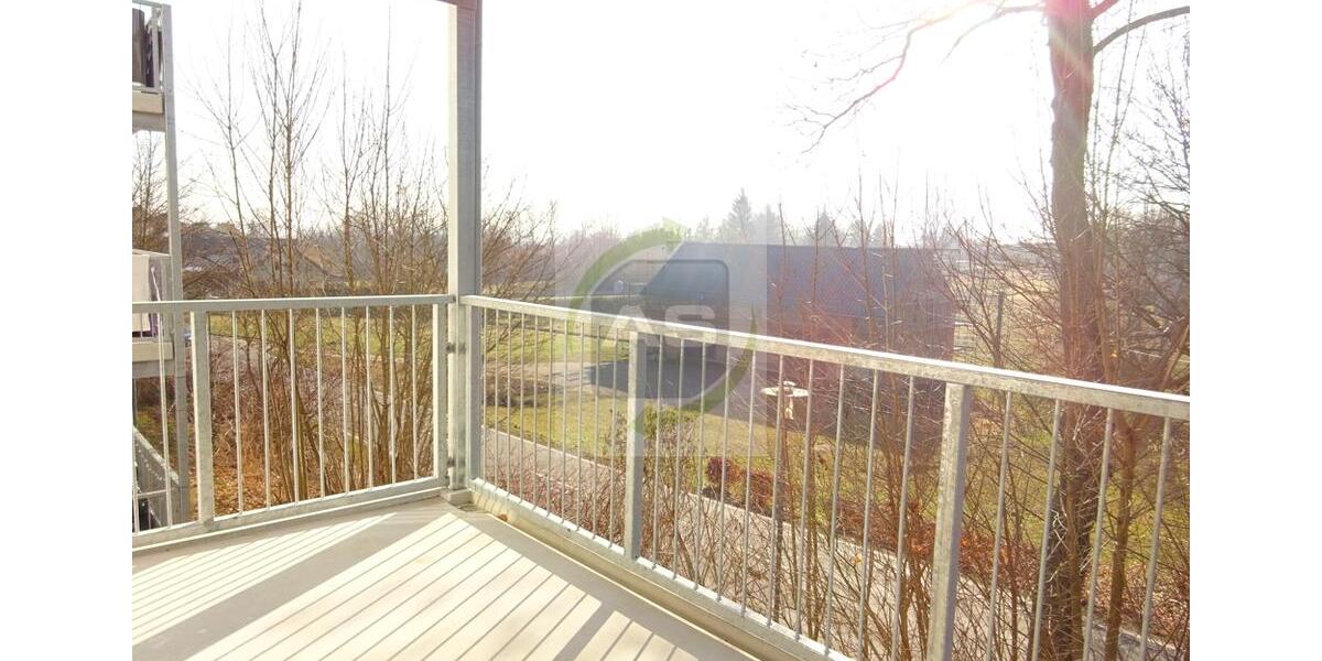 Erdgeschoßwohnung Meerane - 3 Zimmer, 82 m&sup2;, 595&euro; | Angebot:26098087