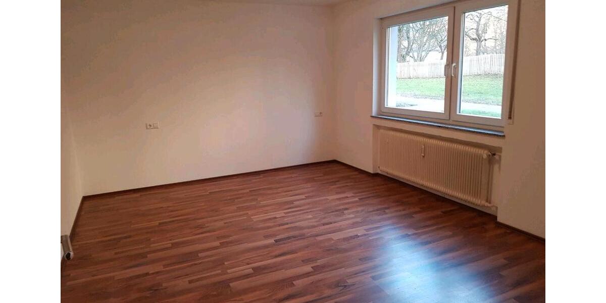 Erdgeschoßwohnung Sindelfingen Eichholz - 3 Zimmer, 77 m&sup2;, 1.100&euro; | Angebot:26535950