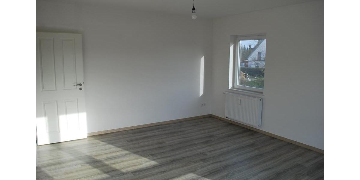 Moderne, helle 3 Zimmerwohnung mit Balkon, in kleiner Wohnanlage 3 zimmer