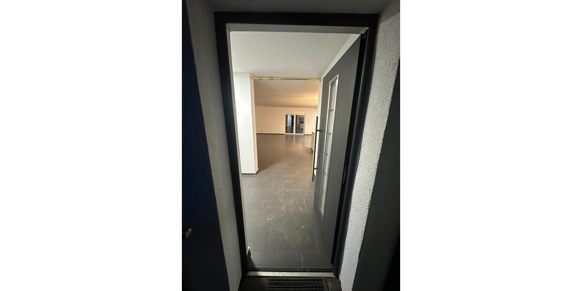 Doppelhaushälfte Püttlingen - 4 Zimmer, 230 m&sup2;, 1.830&euro; | Angebot:26299543