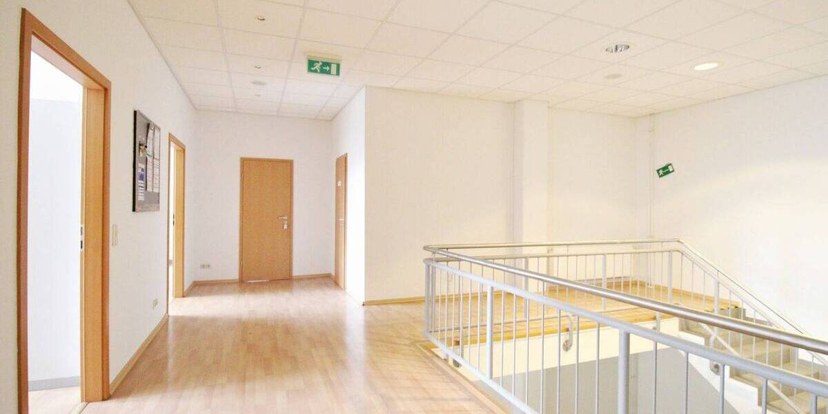 Gewerbeobjekt Rostock Kröpeliner Tor-Vorstadt - 6 Zimmer, 218 m&sup2;, 1.650&euro; | Angebot:26310038
