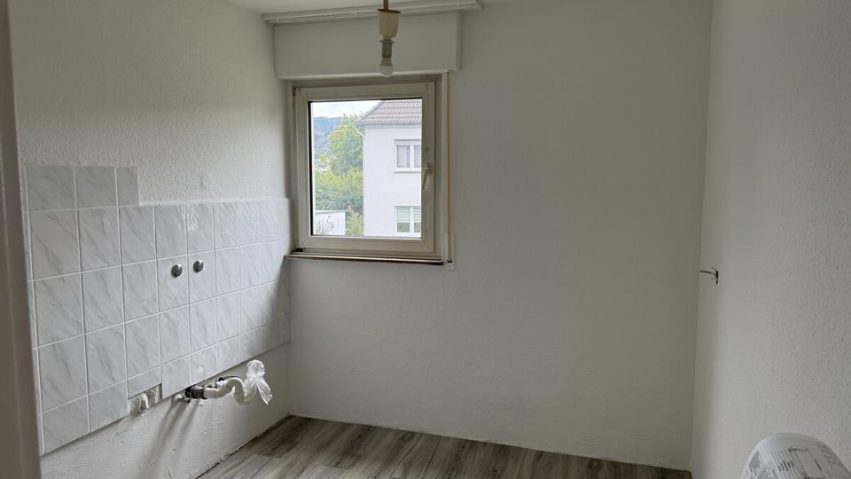 Renovierte stadtzentrale 62qm große 3 Zimmer-Wohnung im Erdgeschoss mit Balkon ab 1.11. zu vermieten