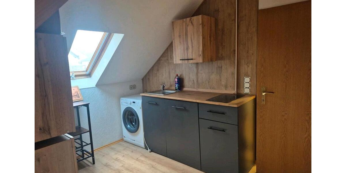 Dachgeschoßwohnung Wetter (Hessen) - 2 Zimmer, 50 m&sup2;, 700&euro; | Angebot:26272068