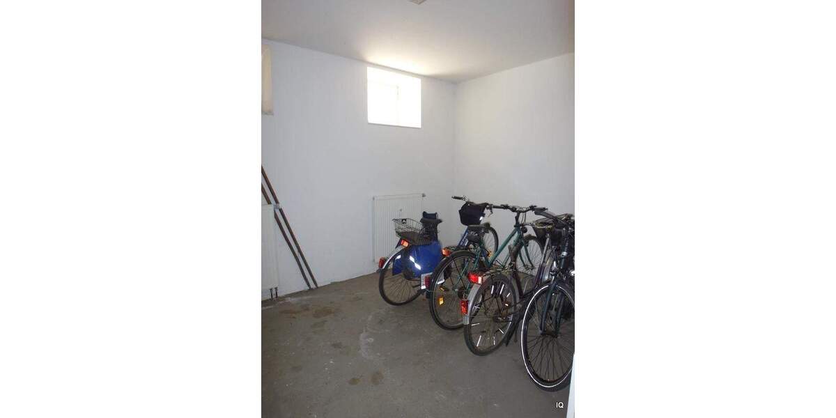 Etagenwohnung Limbach-Oberfrohna Oberfrohna - 2 Zimmer, 75 m&sup2;, 320&euro; | Angebot:25928876