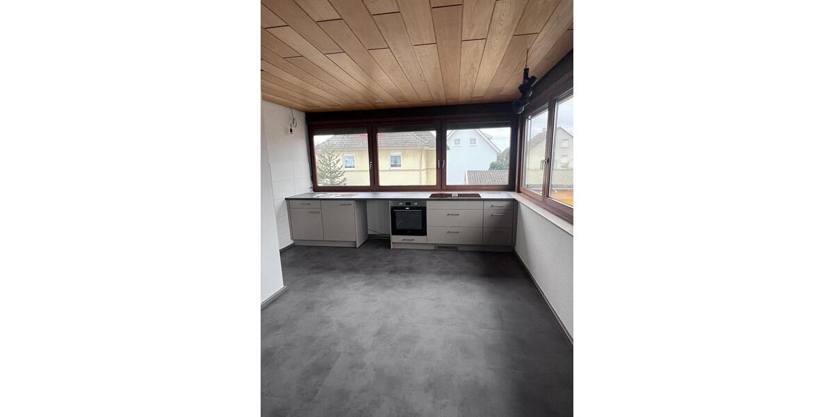 Etagenwohnung Bad Friedrichshall - 4 Zimmer, 92 m&sup2;, 1.100&euro; | Angebot:25056475