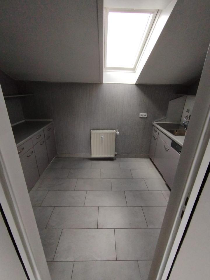 Exklusive 2-Zimmer-Wohnung m. Balkon u. EBK in Zirndorf-Leichend. zimmer