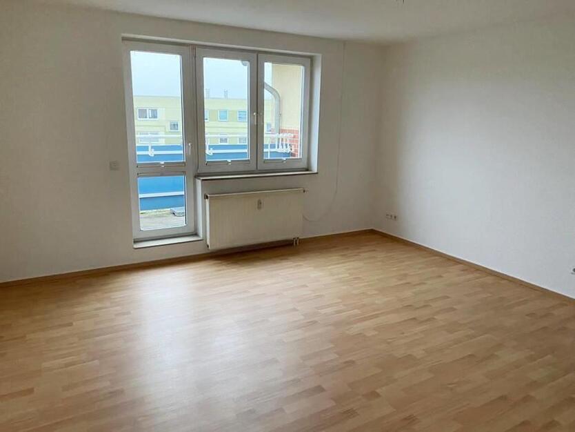 Altersgerechte und freundliche Wohnung mit EBK und BALKON zu vermieten!