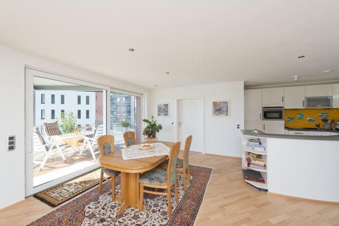 MIETKAUF MÖGLICH: Idyllisch im Grünen am Ortsrand: Großzügige 4-Zimmerwohnung mit großem Balkon in Konstanz-Dettingen I 95-145m2 4 zimmer