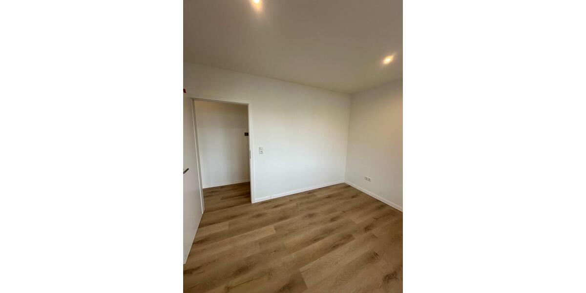 Hochparterre Hannover Nord - 4 Zimmer, 110 m&sup2;, 1.490&euro; | Angebot:26610280