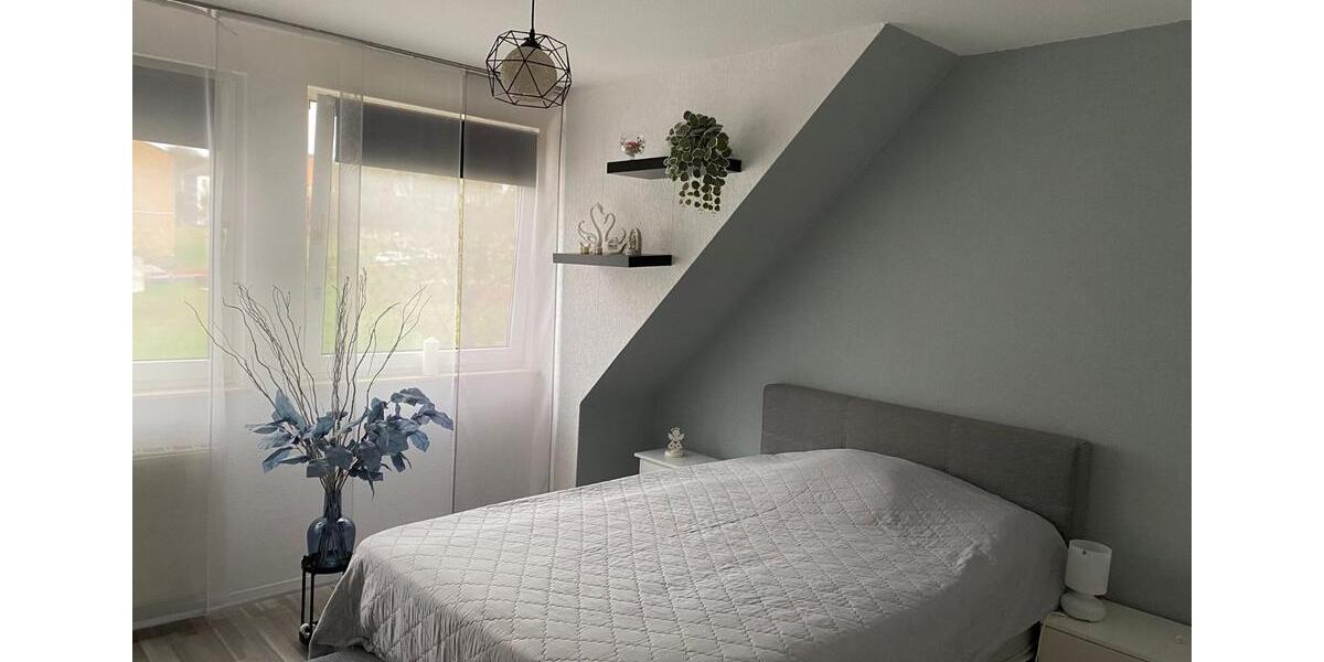 Dachgeschoßwohnung Schwalmstadt - 4 Zimmer, 88 m&sup2;, 790&euro; | Angebot:25945240