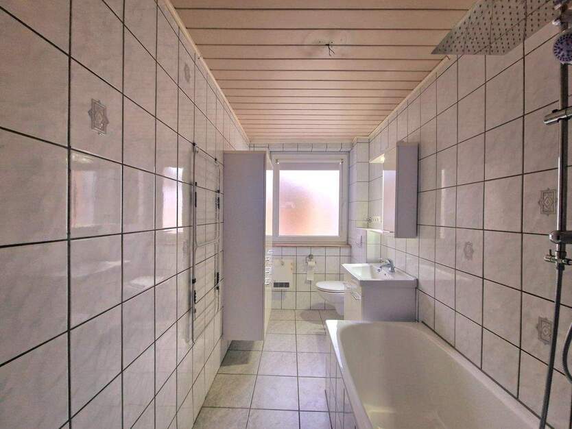 Ruhige Lage, schöne 2 Zimmer Wohnung mit Balkon im Niebelungenviertel 2 zimmer