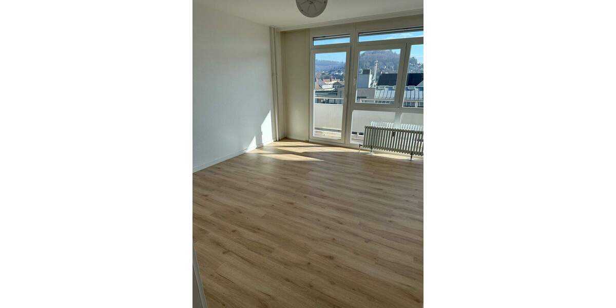 Etagenwohnung Lörrach - 3 Zimmer, 90 m&sup2;, 1.360&euro; | Angebot:25837680