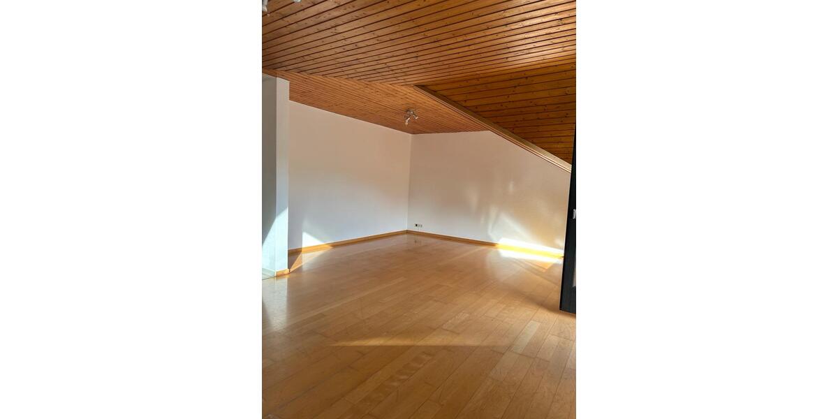 Dachgeschoßwohnung Lahr (Schwarzwald) - 3 Zimmer, 95 m&sup2;, 870&euro; | Angebot:26458269