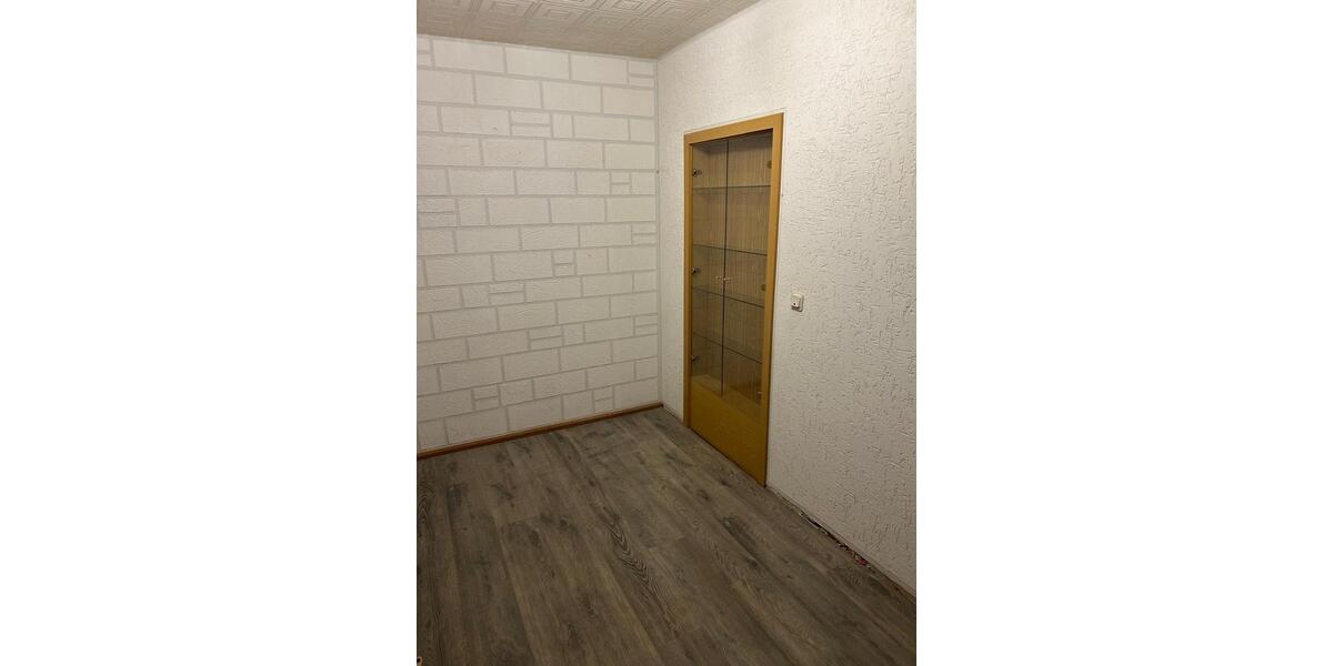 Etagenwohnung Bad Wildungen - 5 Zimmer, 125 m&sup2;, 1.200&euro; | Angebot:26135602