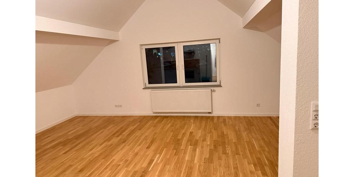 Dachgeschosswohnung zu vermieten 2 zimmer