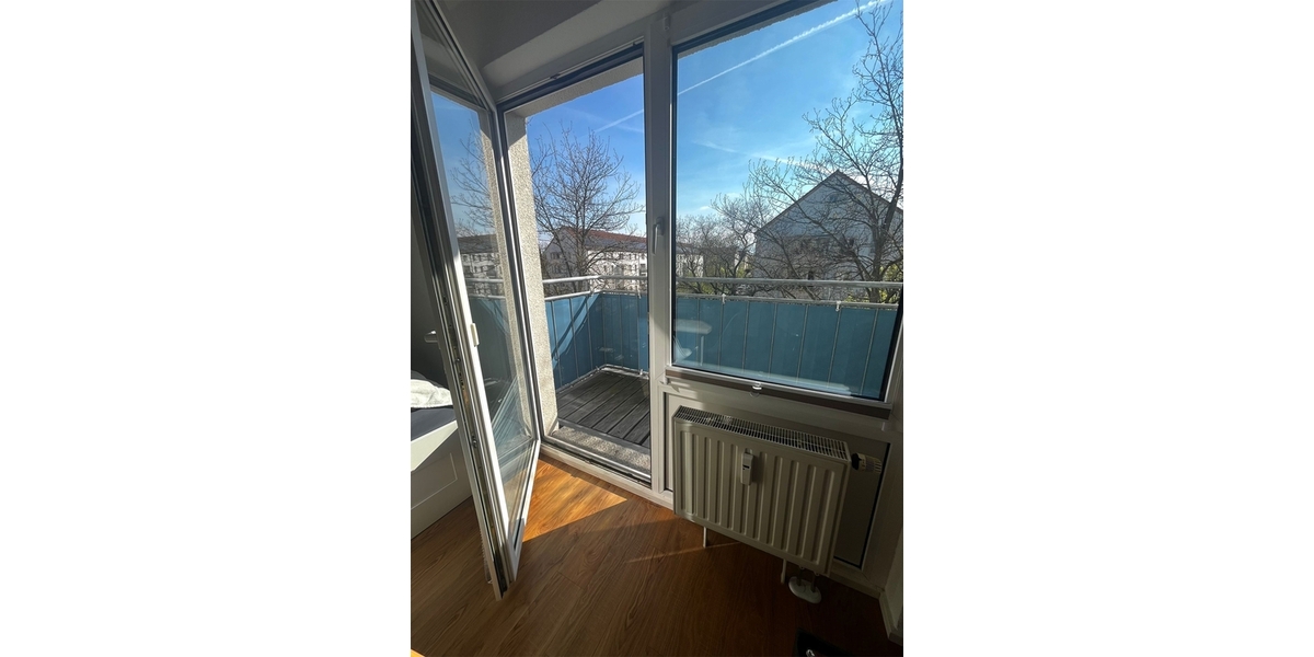 Altersgerechtes Wohnen mit Balkon ( EBK kann erworben werden), ab Juli frei - Etagenwohnung Dresden Striesen-West | Angebot:26194766