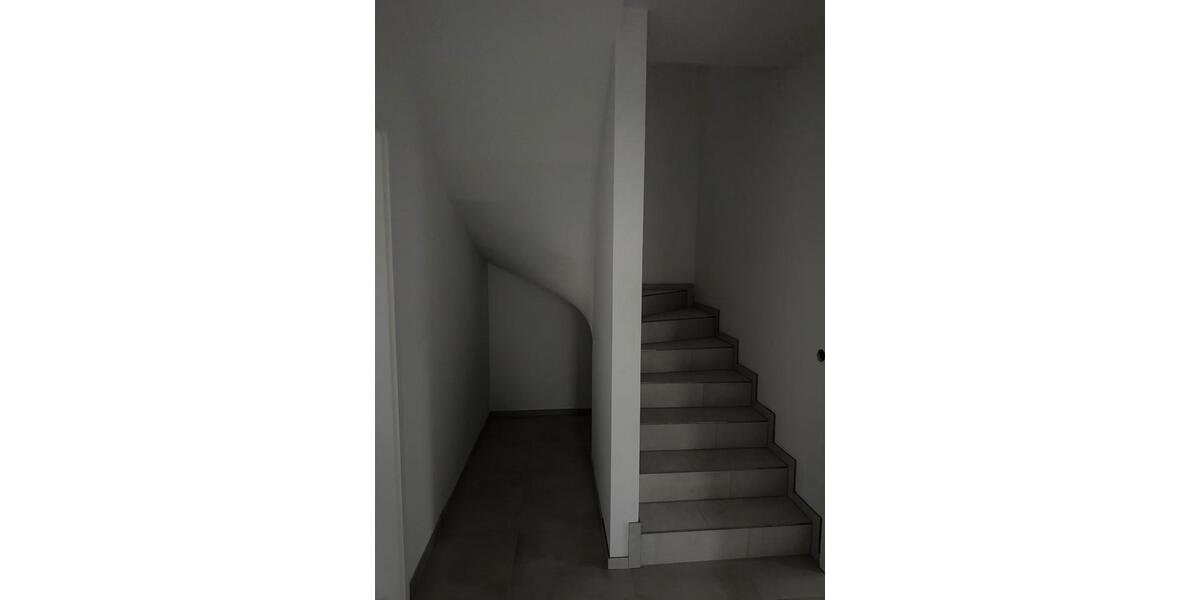 Doppelhaushälfte Bergen - 8 Zimmer, 144 m&sup2;, 1.400&euro; | Angebot:24663179