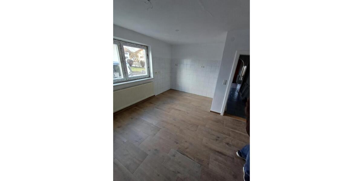 Erdgeschoßwohnung Niederwinkling - 4 Zimmer, 93 m&sup2;, 850&euro; | Angebot:25936862