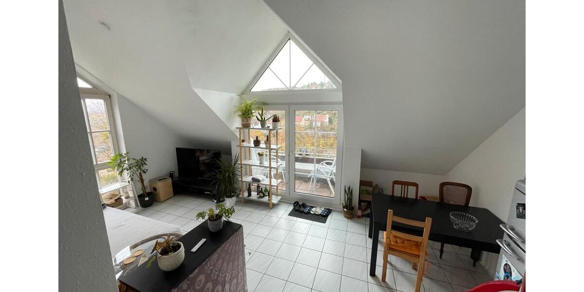 Zwei Zimmer in 2er WG Würzburg Höchberg Balkon DG 2 zimmer