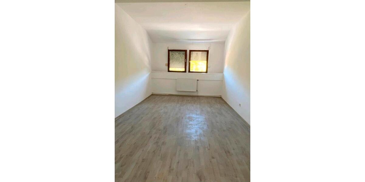 Dachgeschoßwohnung Sulzbach (Saar) - 5 Zimmer, 125 m&sup2;, 750&euro; | Angebot:26536781