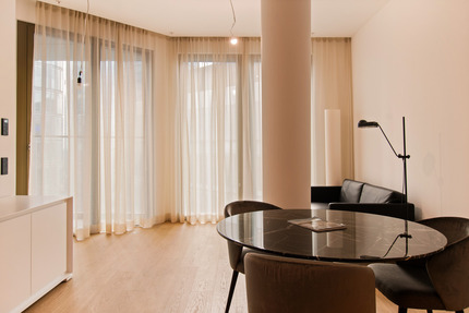 Zwei-Zimmer Wohnung im 24. Stock