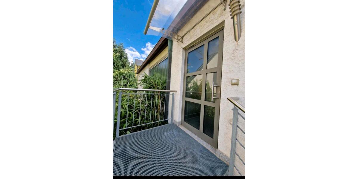 Etagenwohnung Ludwigsburg - 2 Zimmer, 92 m&sup2;, 1.450&euro; | Angebot:24353833