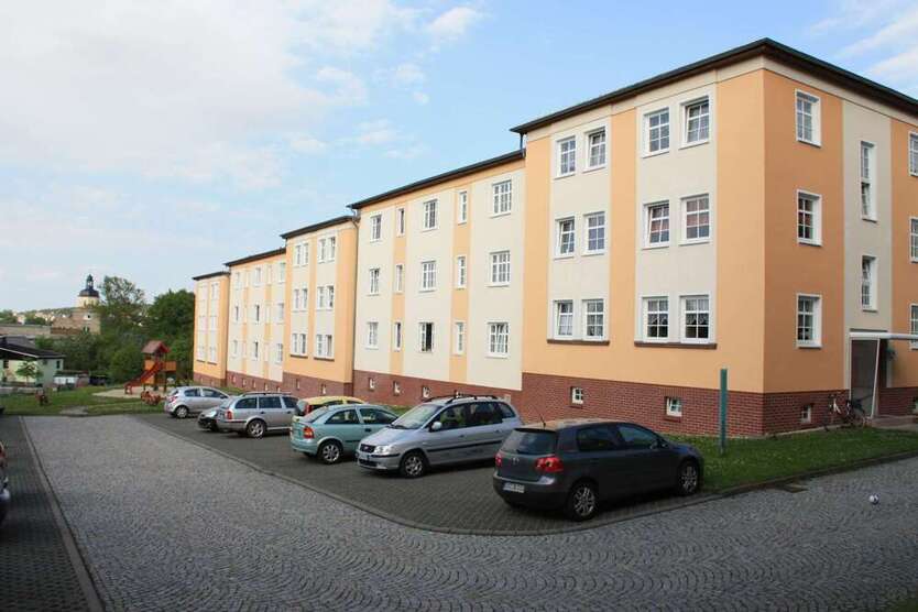 Wohnung zum Mieten in Zeulenroda-Triebes 273,72 € 53.67 m²