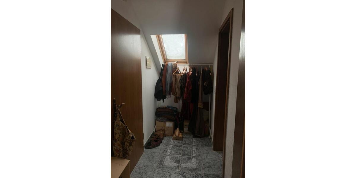 Dachgeschoßwohnung Zierenberg - 1 Zimmer, 33 m&sup2;, 330&euro; | Angebot:26424082