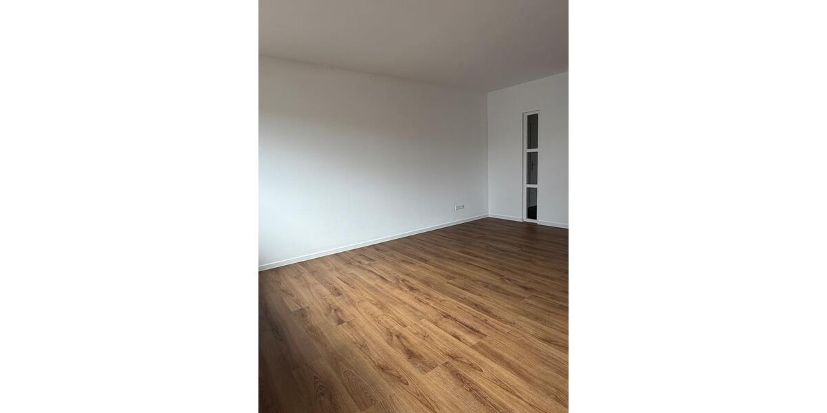 Etagenwohnung Essingen - 4 Zimmer, 92 m&sup2;, 1.250&euro; | Angebot:25298780