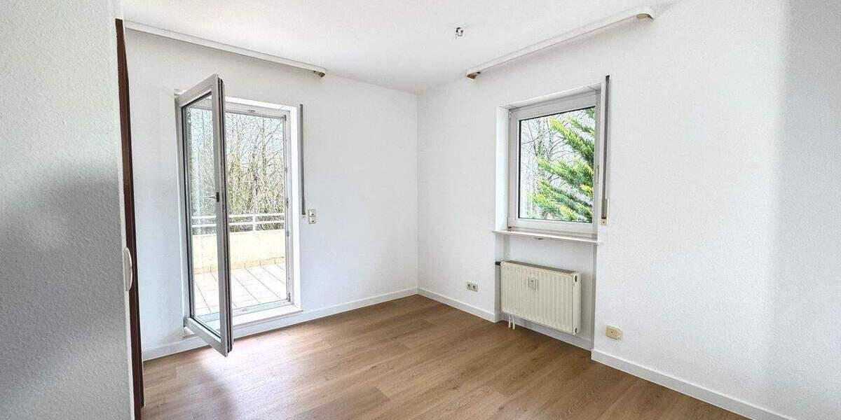 Etagenwohnung Saarbrücken St Arnual - 3 Zimmer, 89 m&sup2;, 950&euro; | Angebot:24917899