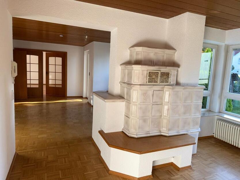 Helle 3,5 Zi EG-Whng mit Holzkachelofen, großer Terasse, Garten zimmer