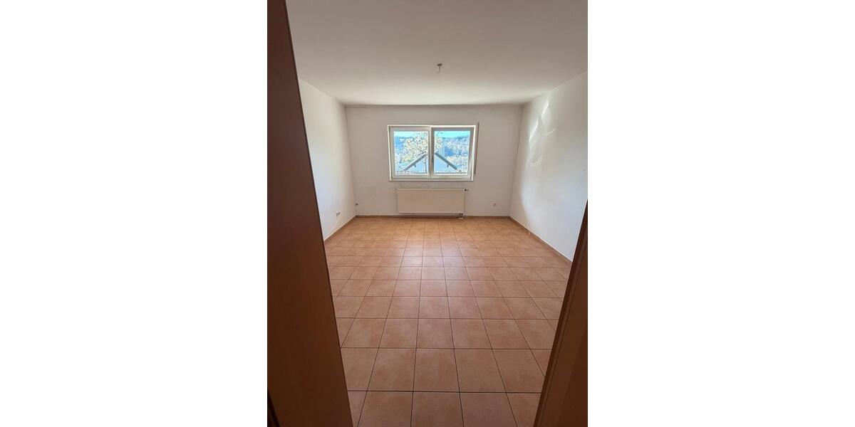 Erdgeschoßwohnung Breuberg - 3 Zimmer, 103 m&sup2;, 1.000&euro; | Angebot:25353144