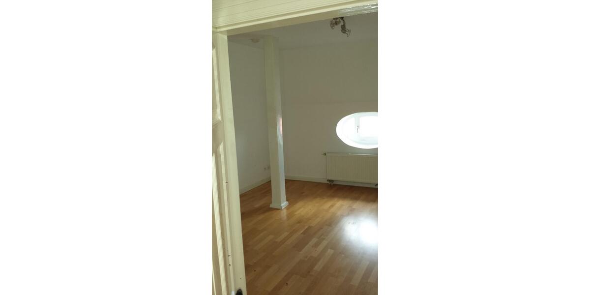 Dachgeschoßwohnung Elmshorn - 2 Zimmer, 60 m&sup2;, 750&euro; | Angebot:26680083