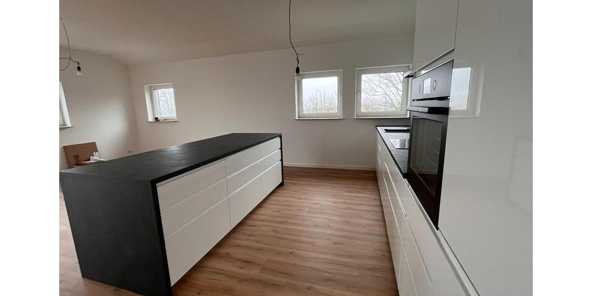 Dachgeschoßwohnung Friedrichsdorf - 4 Zimmer, 140 m&sup2;, 1.900&euro; | Angebot:25268930