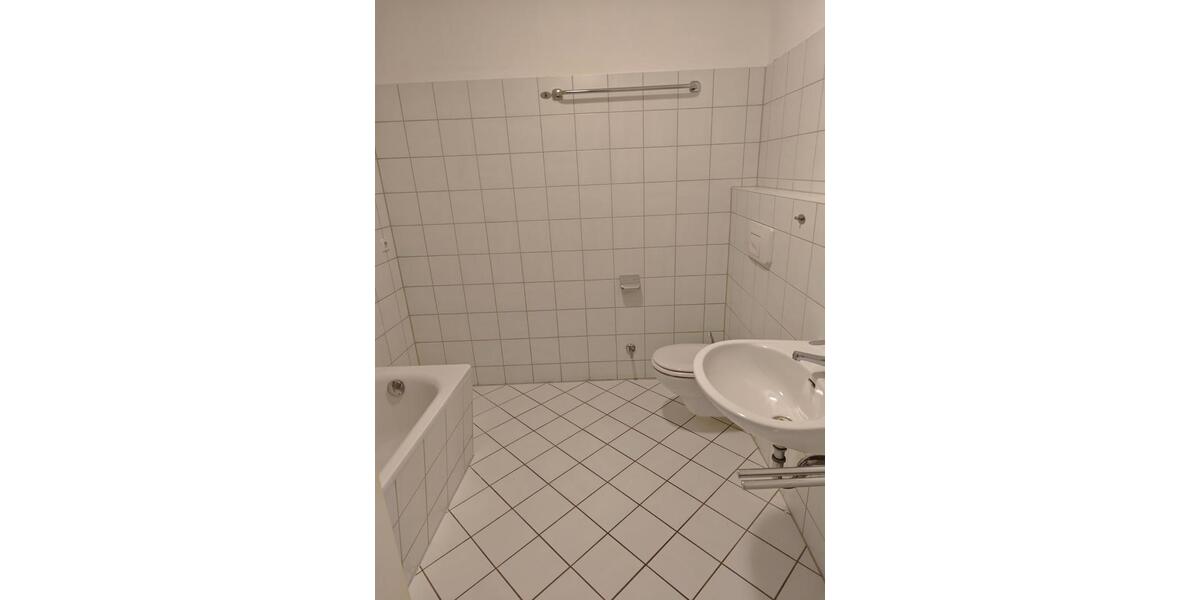 Dachgeschoßwohnung Torgau - 3 Zimmer, 68 m&sup2;, 440&euro; | Angebot:24626558