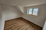 Dachgeschoßwohnung Wackersdorf - 3 Zimmer, 92 m&sup2;, 835&euro; | Angebot:25143227