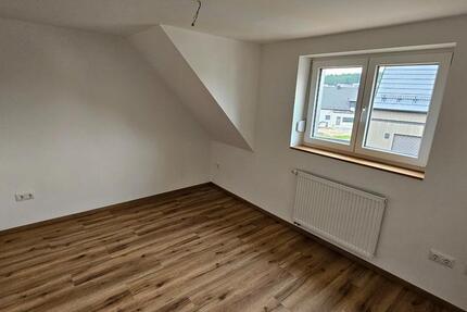 Wohnung Wackersdorf - 3 Zimmer, 92 m&sup2;, 835&euro; | Angebot:25143227