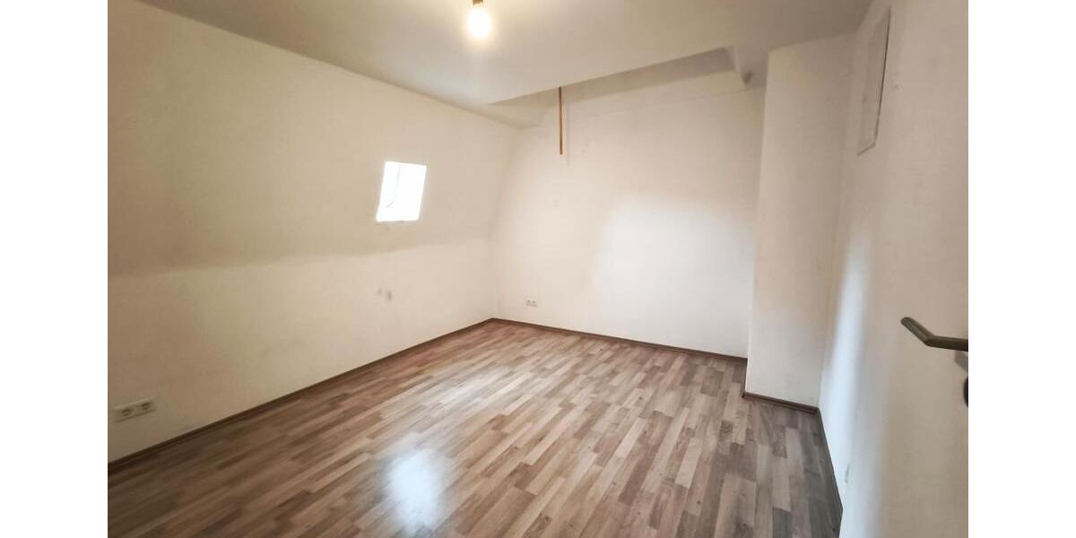 Etagenwohnung Mülsen - 3 Zimmer, 75 m&sup2;, 399&euro; | Angebot:24814201