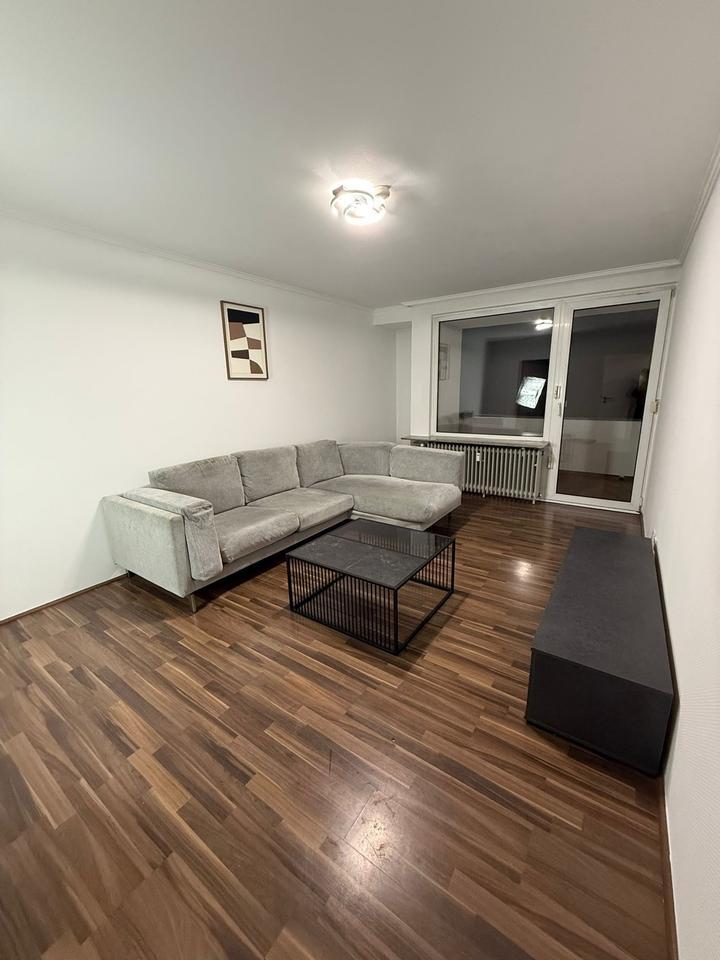 Modernisierte Wohnung mit drei Zimmern sowie Balkon und neue EBK zimmer