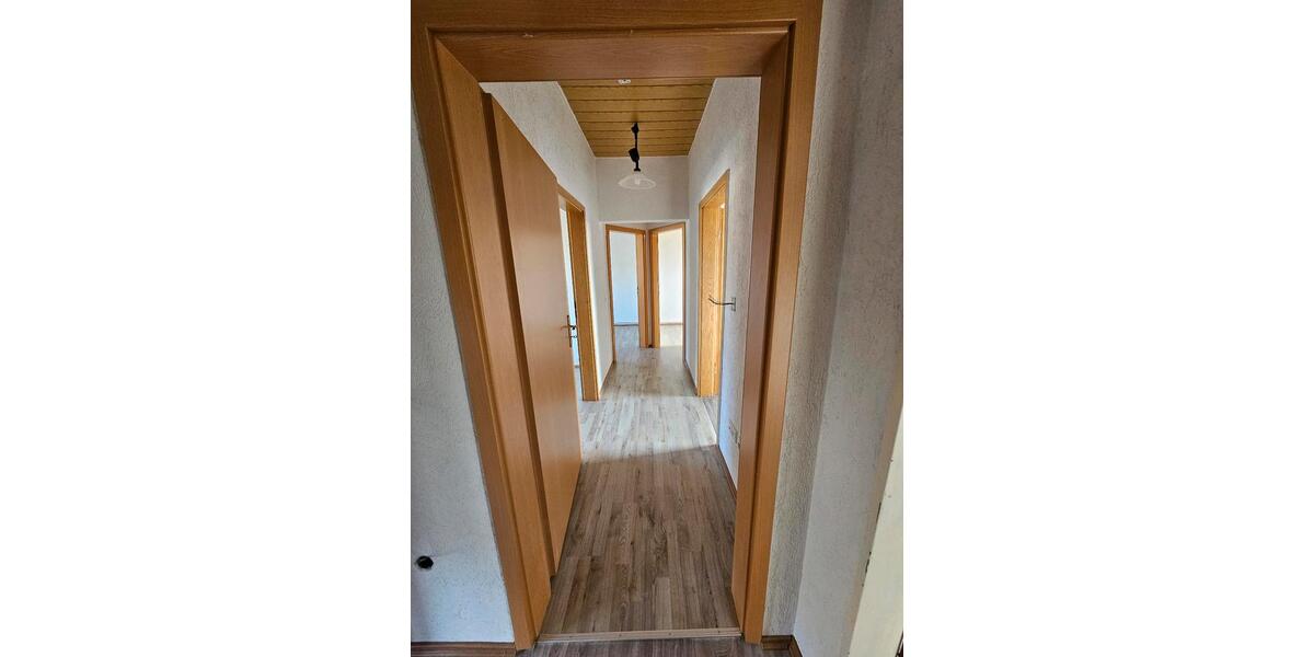 Etagenwohnung Nordenham - 4 Zimmer, 65 m&sup2;, 700&euro; | Angebot:25963603