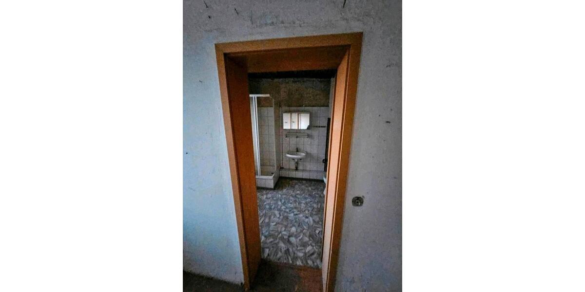 Mehrfamilienhaus, Wohnhaus Roßwein - 8 Zimmer, 140 m&sup2;, 599&euro; | Angebot:26550727