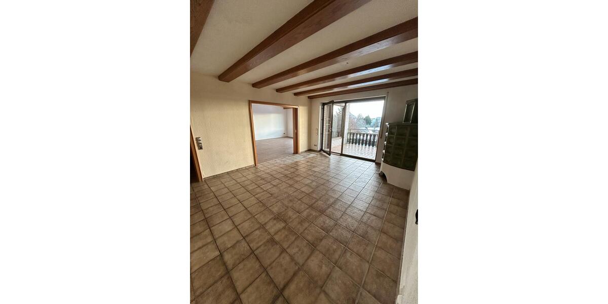 Erdgeschoßwohnung Gundelfingen an der Donau - 4 Zimmer, 122 m&sup2;, 1.300&euro; | Angebot:25859932