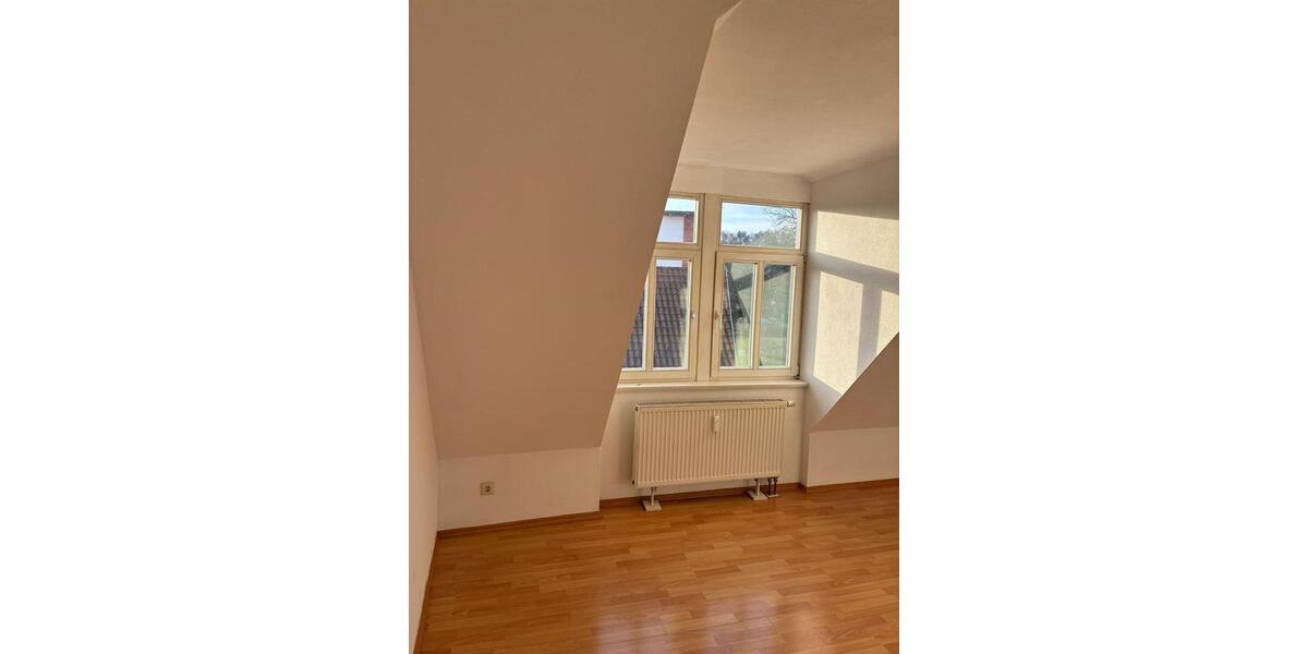 Dachgeschoßwohnung Eisleben (Lutherstadt) - 2 Zimmer, 65 m&sup2;, 330&euro; | Angebot:24791844