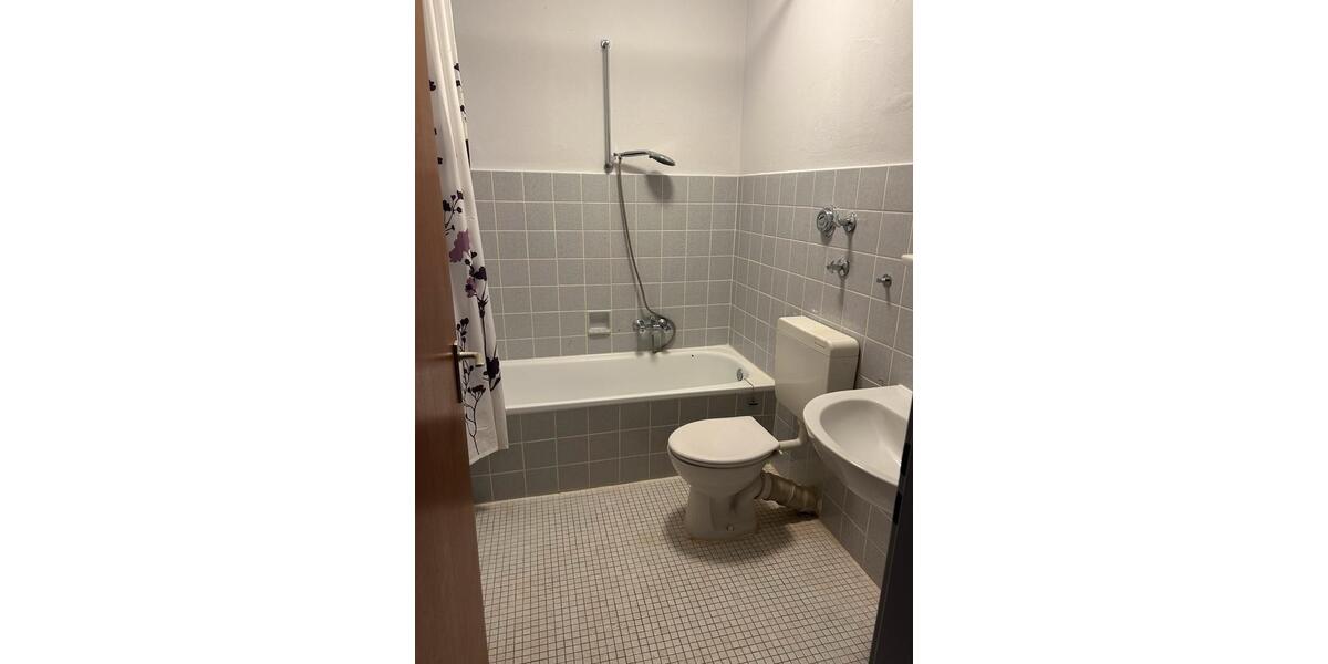 Etagenwohnung Wilhelmshaven - 1 Zimmer, 33 m&sup2;, 210&euro; | Angebot:25871258