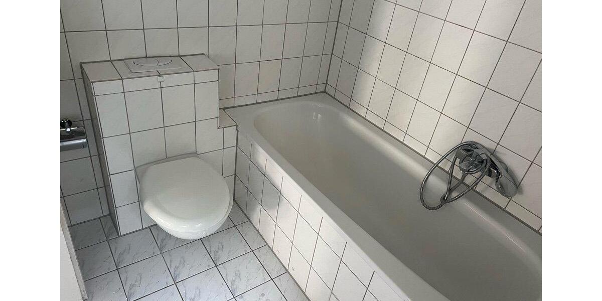 Etagenwohnung Duisburg - 3 Zimmer, 110 m&sup2;, 1.096&euro; | Angebot:26310453