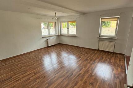 Wohnung Weidhausen bei Coburg - 4 Zimmer, 90 m&sup2;, 510&euro; | Angebot:24870736