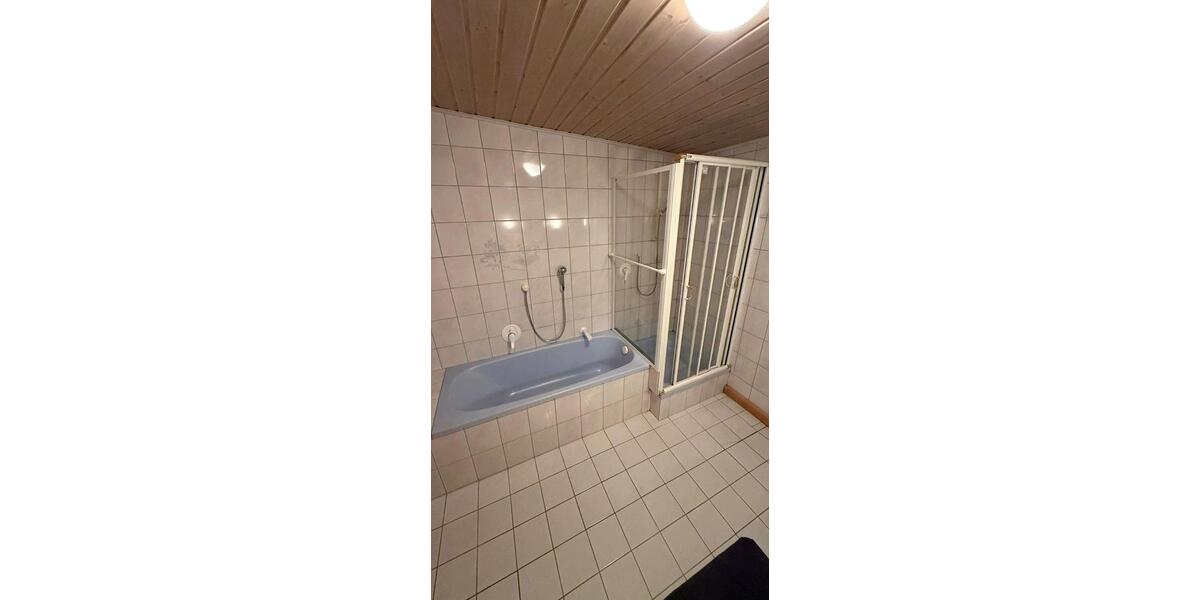 Dachgeschoßwohnung Hofbieber - 3 Zimmer, 100 m&sup2;, 850&euro; | Angebot:23717072
