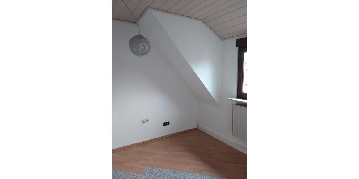 Dachgeschoßwohnung Bechhofen - 4 Zimmer, 114 m&sup2;, 700&euro; | Angebot:25978856