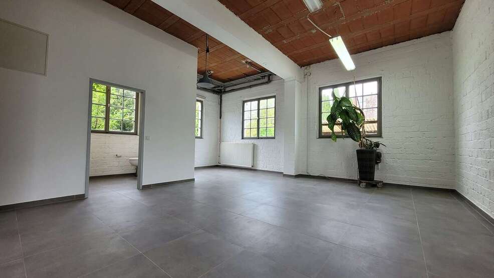 Halle in Bergisch Gladbach 850 € 94 m² zimmer